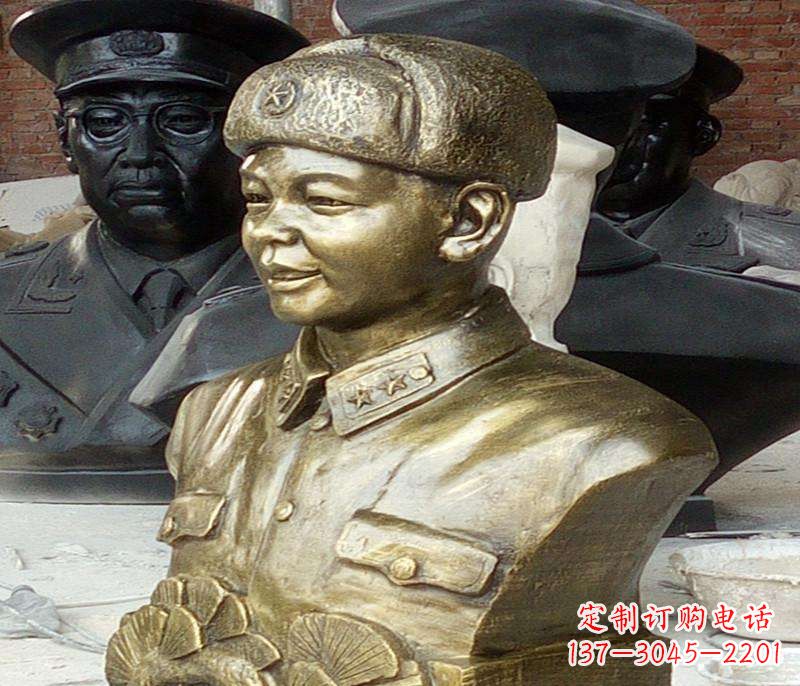 郑州半身雷锋铜像