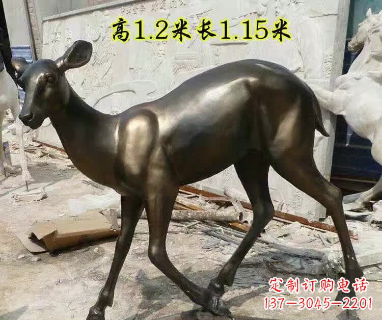 郑州灵动的小鹿铜雕