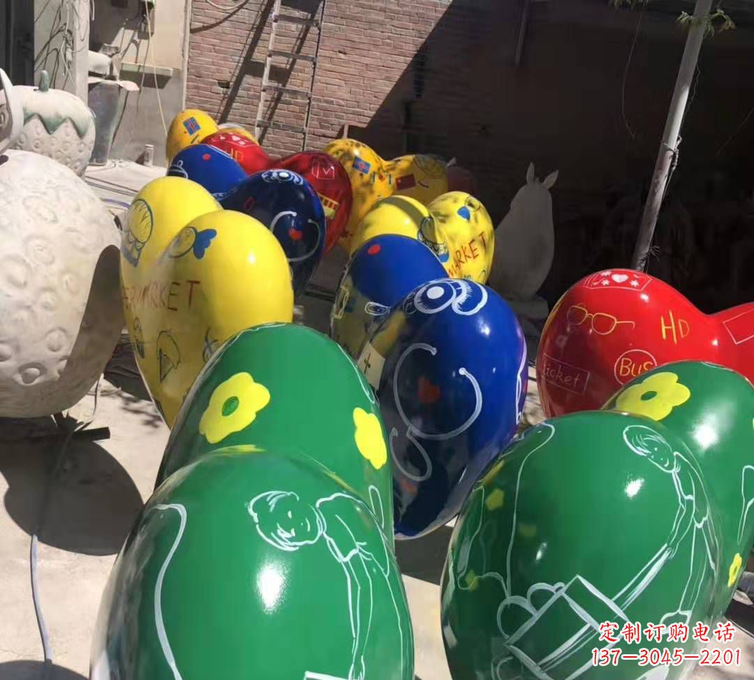 郑州玻璃钢彩绘气球雕塑