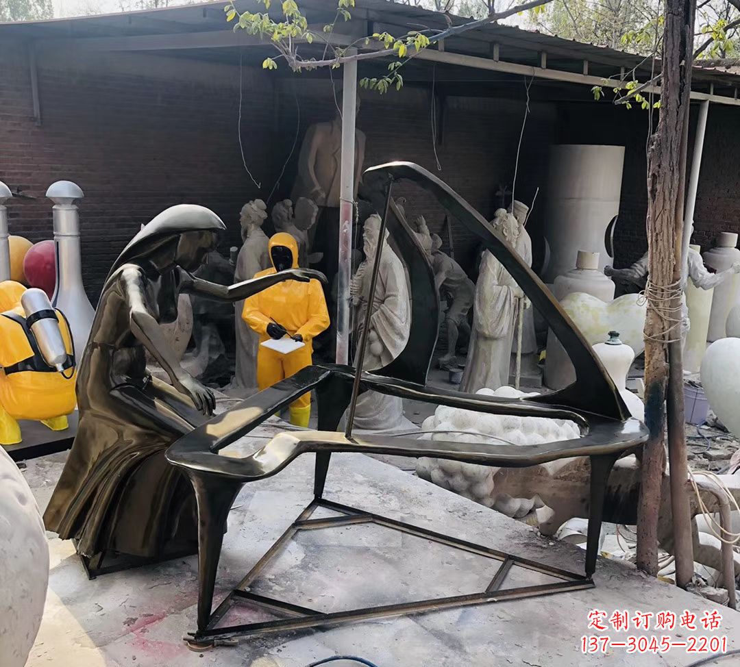 郑州玻璃钢仿铜钢琴雕塑