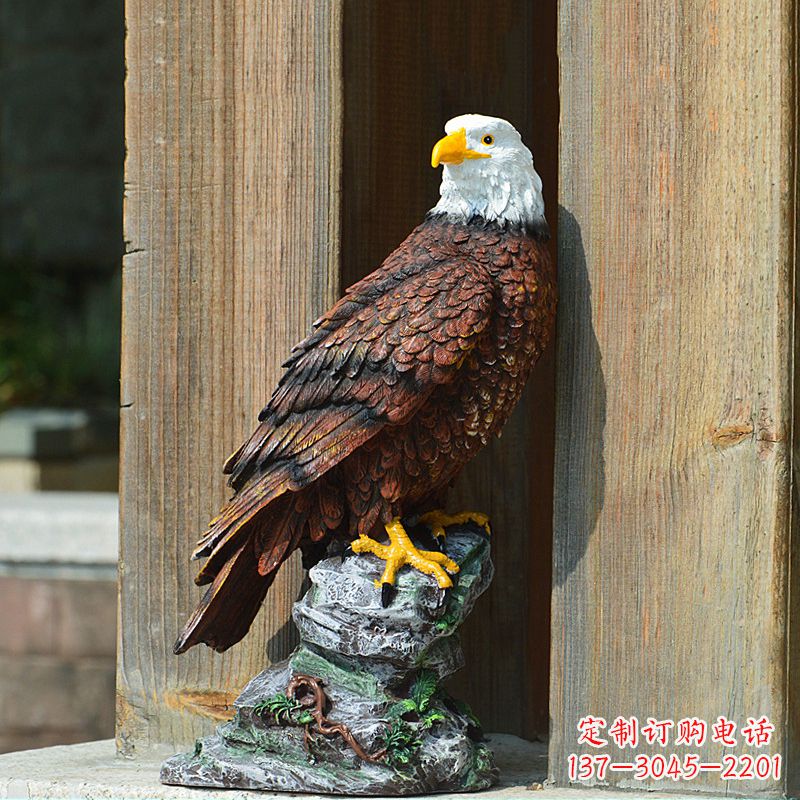 郑州玻璃钢老鹰雕塑——传递自然之美