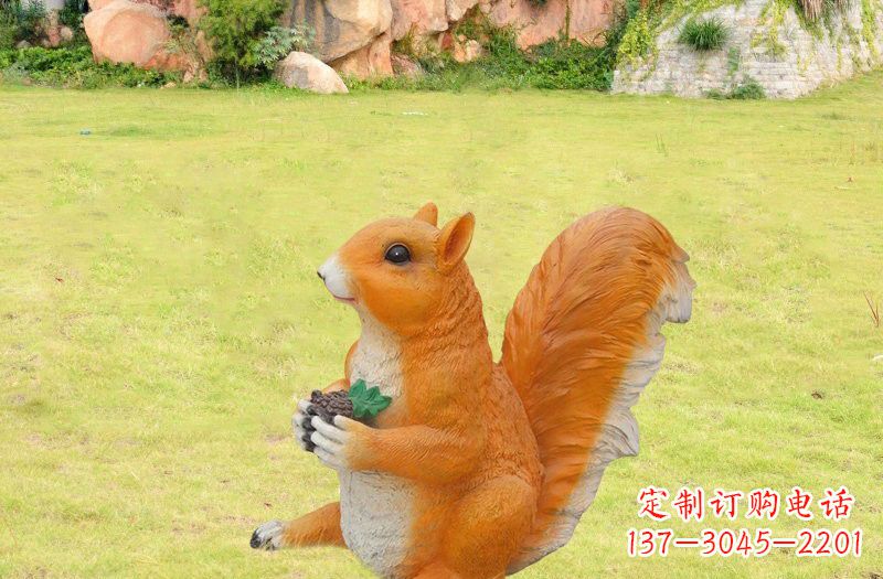郑州玻璃钢制作的松鼠雕塑