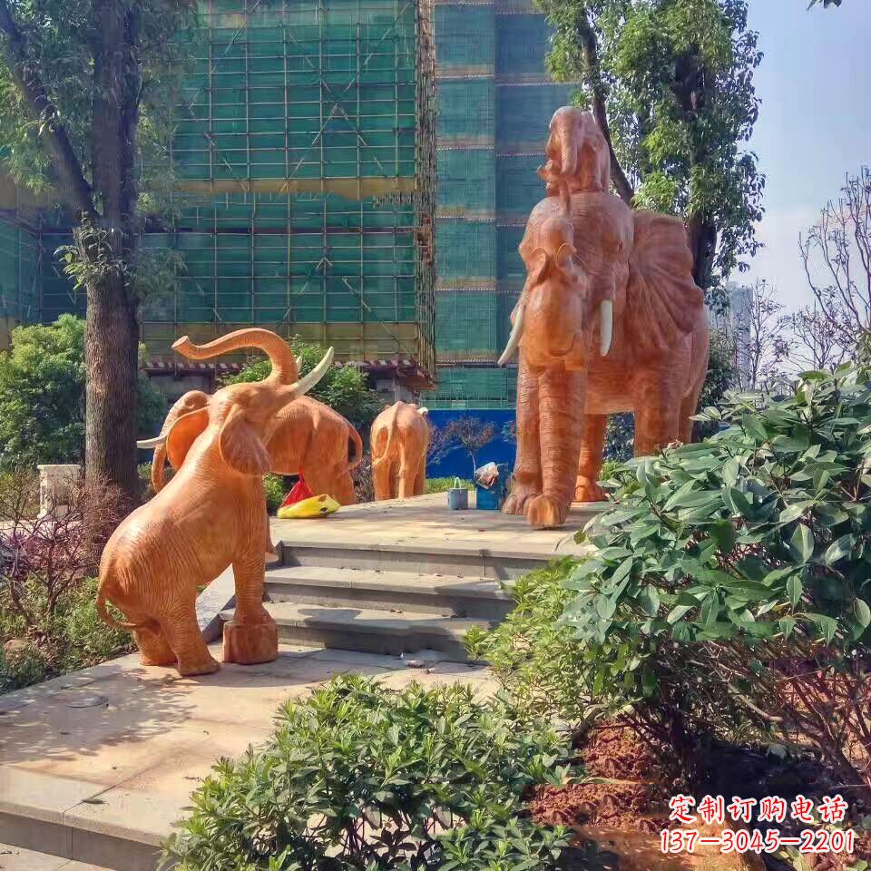 郑州玻璃钢卡通大象雕塑——给小区园林带来活力