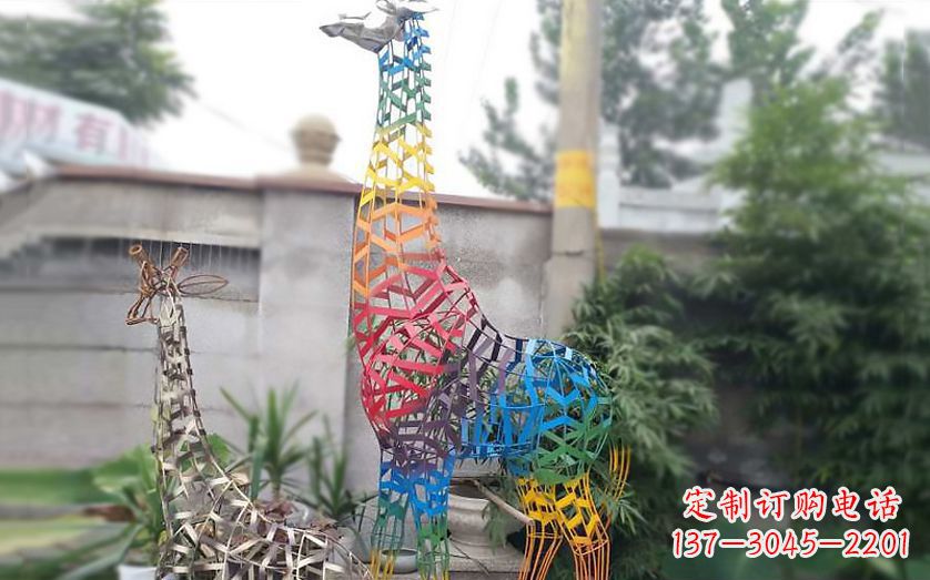 郑州不锈钢长颈鹿雕塑把自然美景带入室内