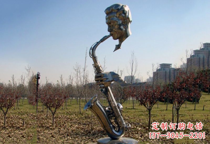 郑州静谧而神秘的不锈钢萨克斯雕塑