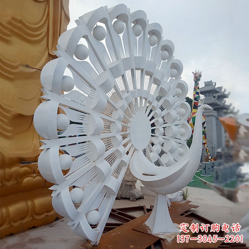 郑州不锈钢孔雀雕塑精美雕刻的艺术精品
