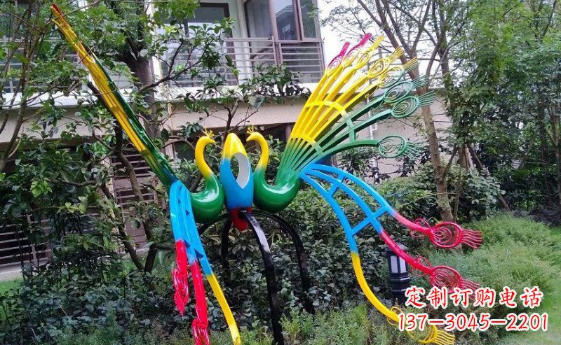 郑州不锈钢孔雀雕塑——精美的艺术品