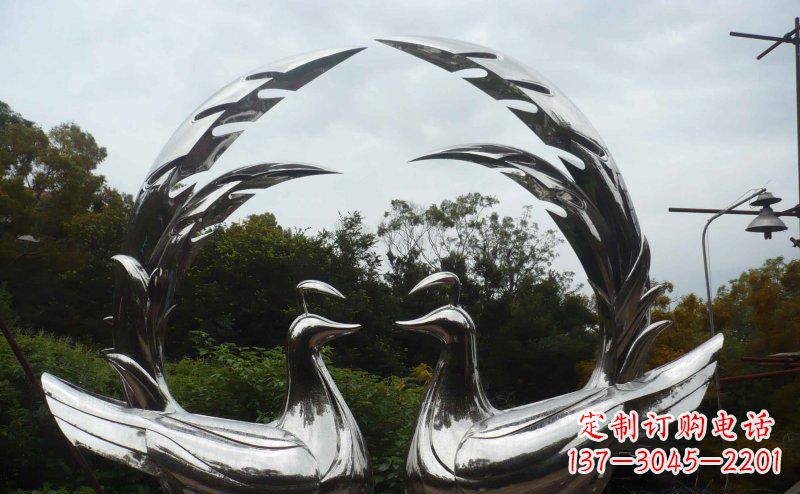 郑州不锈钢制作的孔雀雕塑