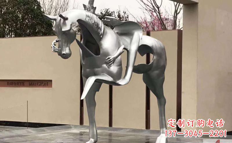 郑州不锈钢骑马雕塑精美外形与经久耐用