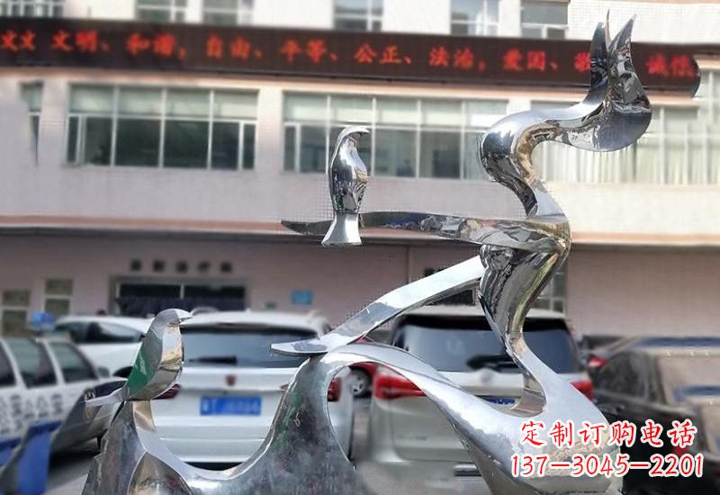郑州表达和平的不锈钢鸽子雕塑