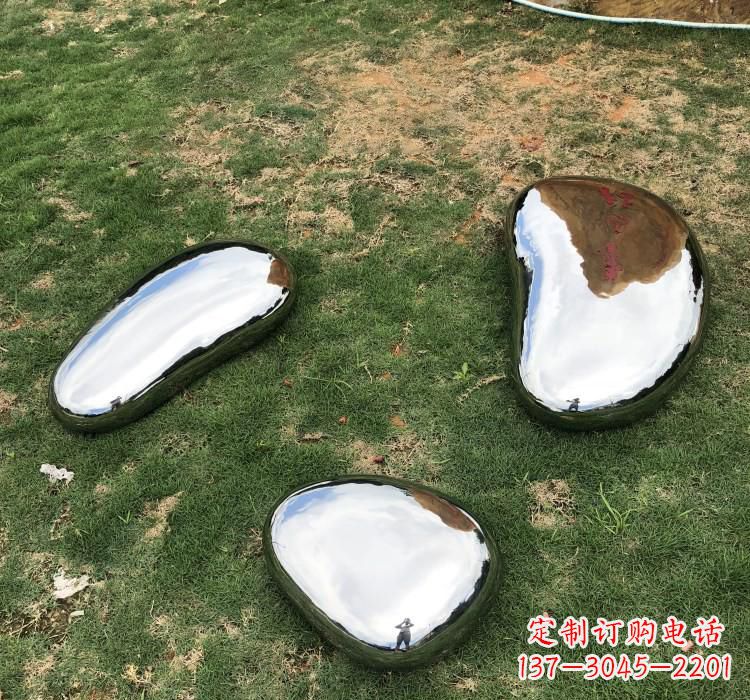 郑州不锈钢鹅卵石雕塑精致与经典的完美结合