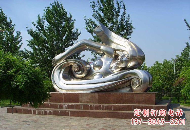 郑州浪漫游泳不锈钢女孩雕塑