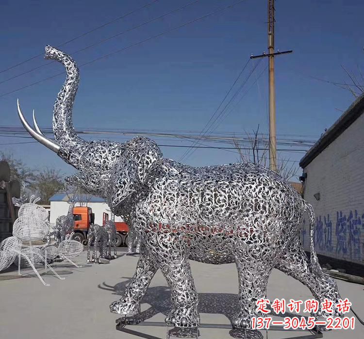 郑州不锈钢大象雕塑象征力量与美丽