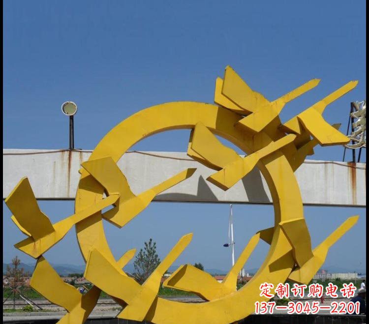 郑州不锈钢大雁雕塑点缀公园美景