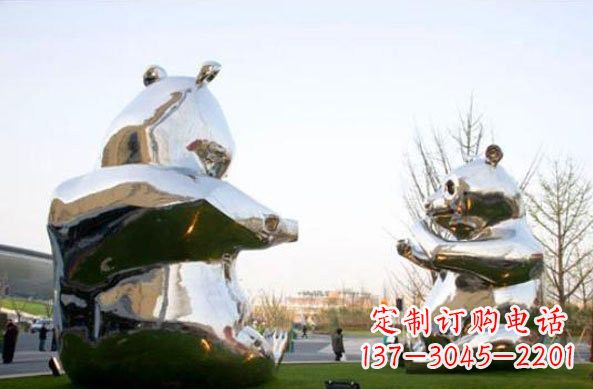 郑州不锈钢熊猫雕塑传递友谊与和平
