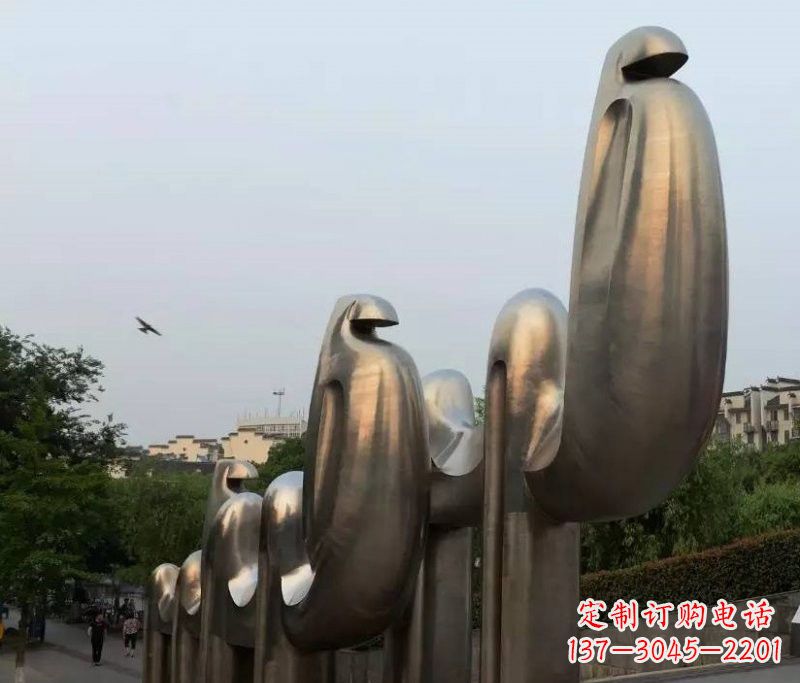 郑州不锈钢骆驼雕塑给城市增添新魅力