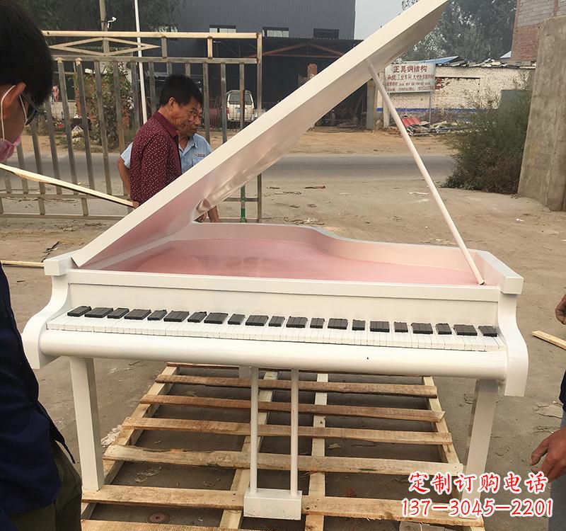 郑州不锈钢钢琴雕塑融合音乐与艺术的完美结合