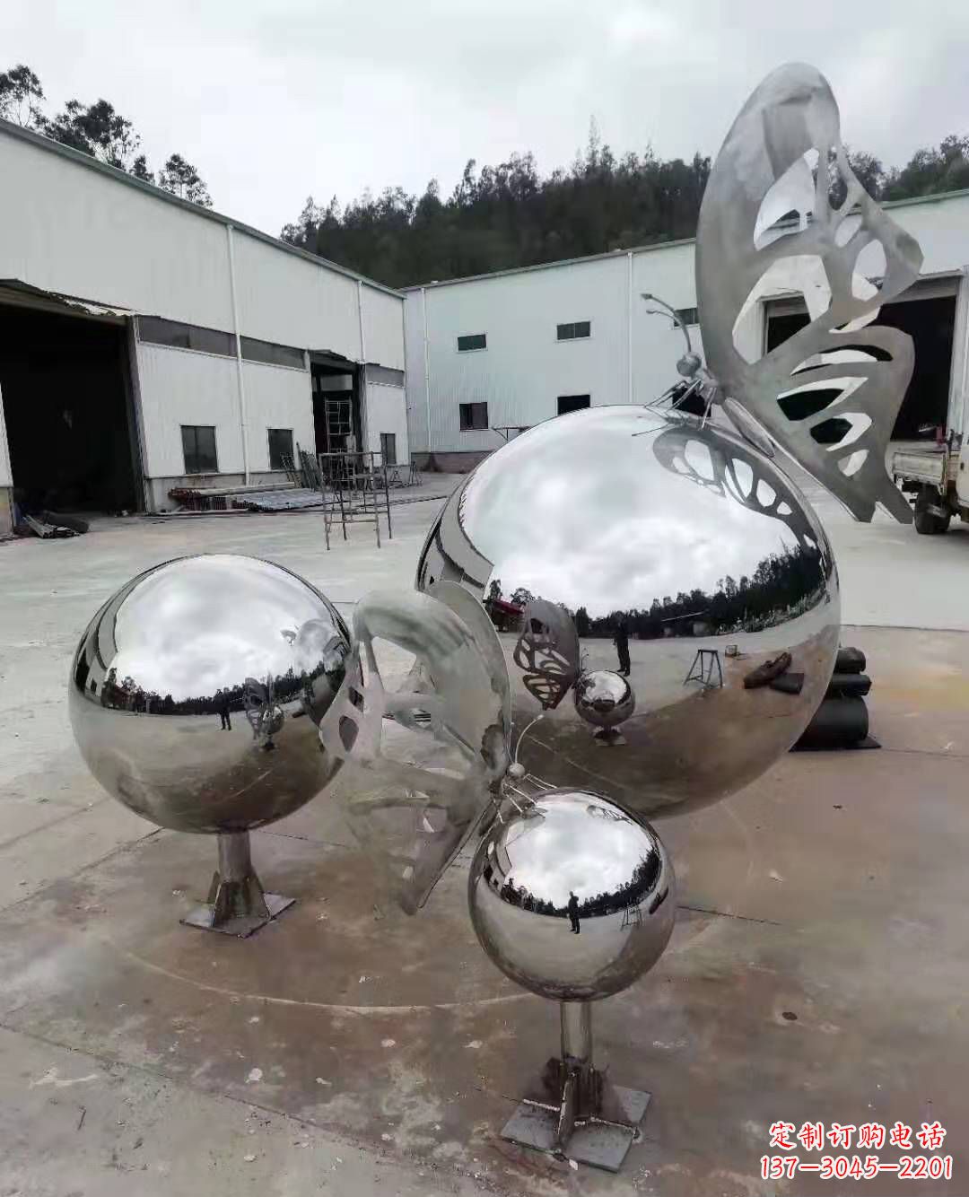 郑州不锈钢蝴蝶雕塑美丽而迷人