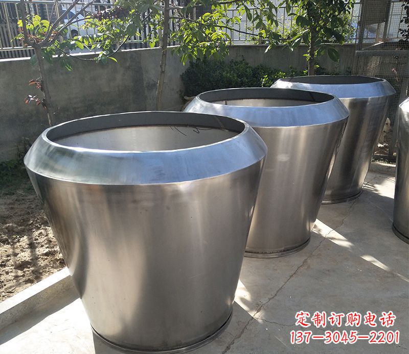 郑州不锈钢花盆雕塑给你的家园增添一份独特的美
