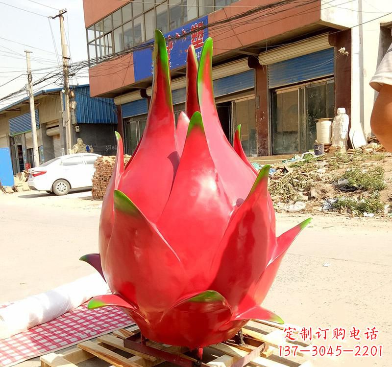 郑州精美不锈钢火龙果雕塑