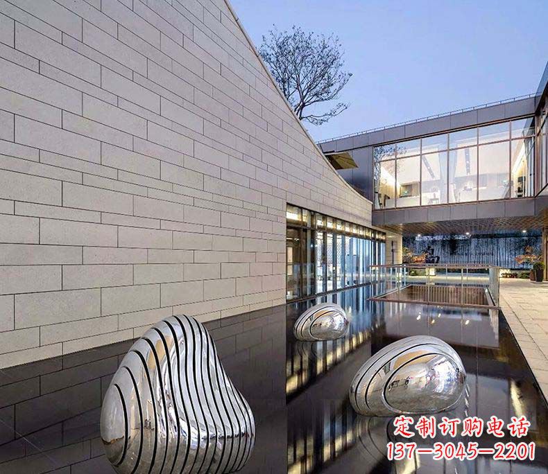 郑州精美不锈钢假山雕塑