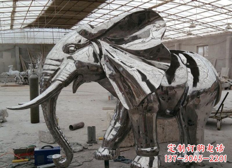郑州不锈钢镜面大象雕塑——独特的艺术精品