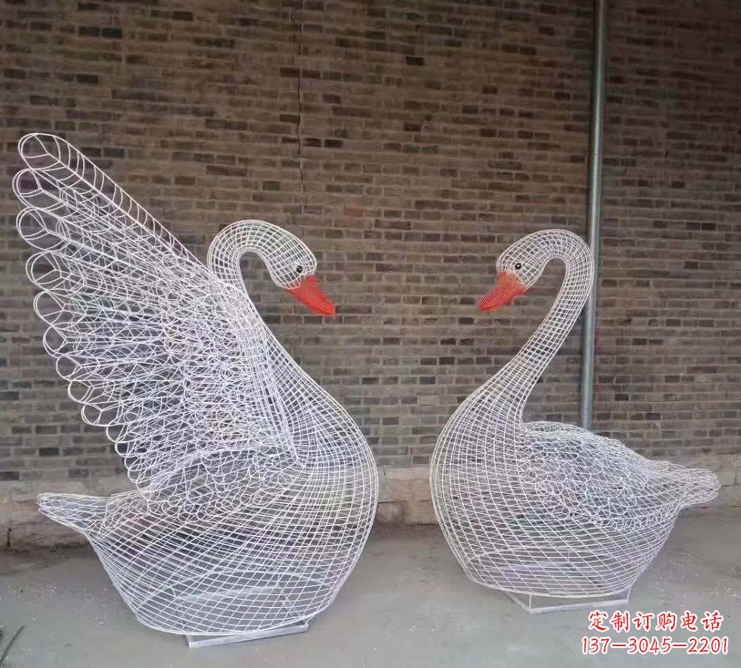 郑州不锈钢镂空天鹅雕塑——美丽动人