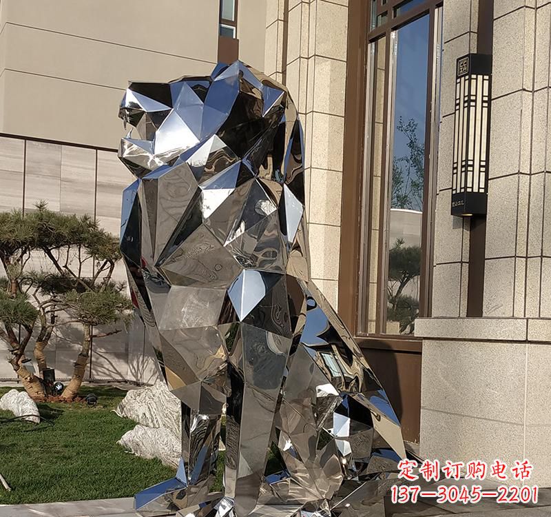 郑州不锈钢狮子雕塑精美而又富有艺术感