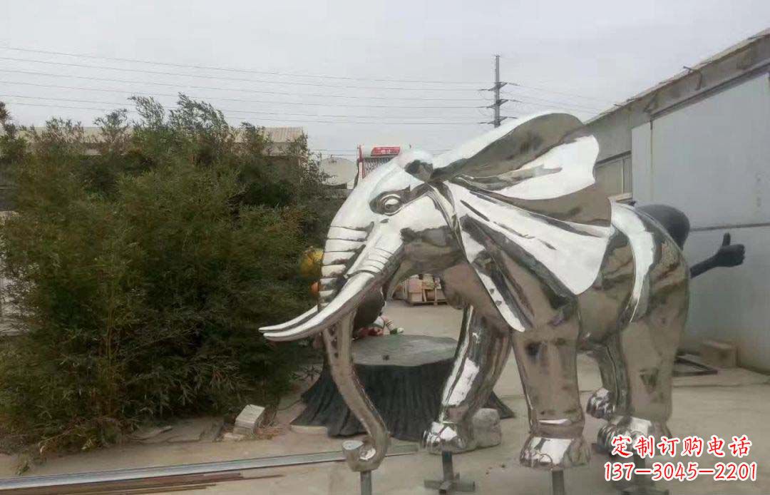 郑州大象雕塑为售楼部装饰点缀