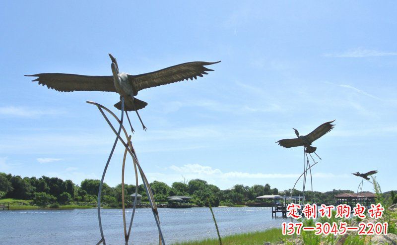 郑州不锈钢仙鹤雕塑象征着自由之美