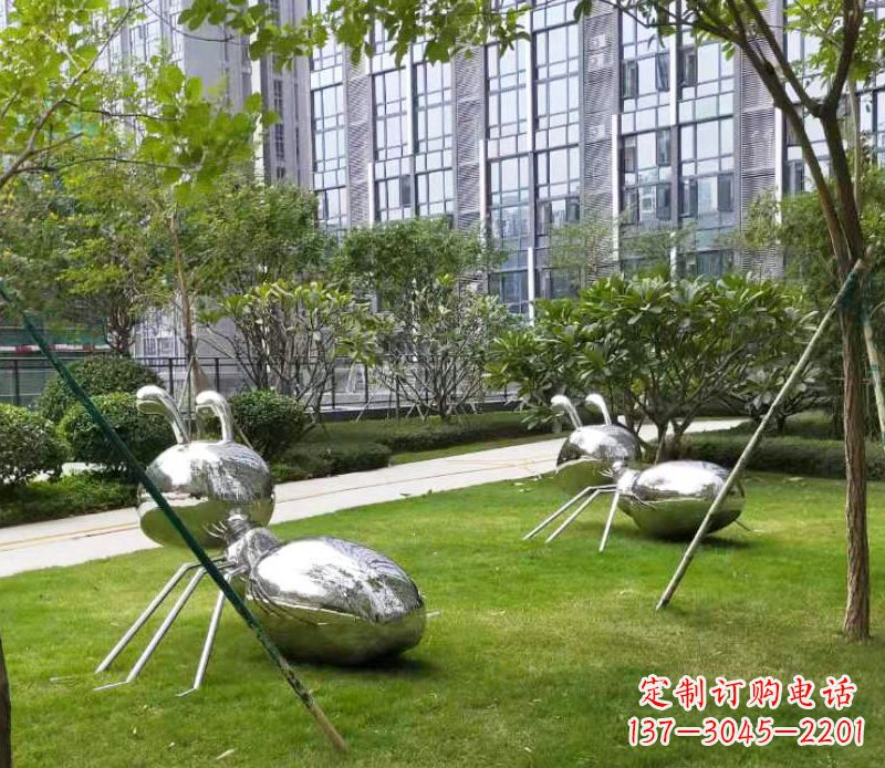 郑州不锈钢小区的蚂蚁雕塑