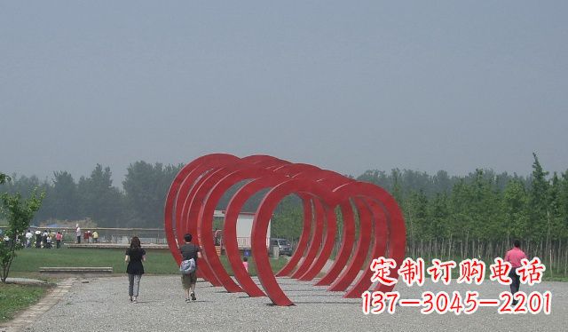 郑州不锈钢心形拱门雕塑美丽而神圣