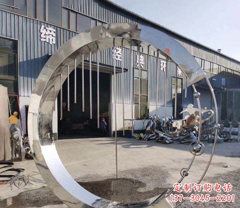 郑州不锈钢旋转流水圆环雕塑