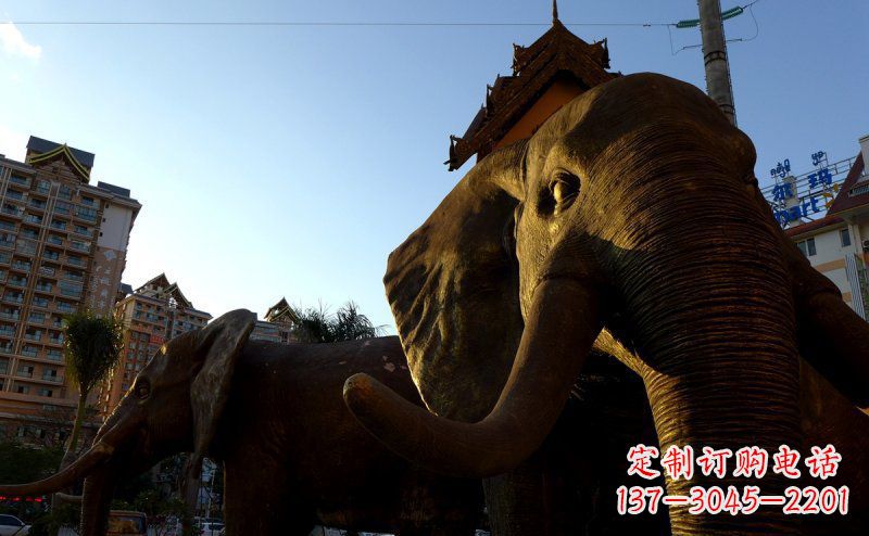 郑州步行街上的大象雕塑——给街道带来活力
