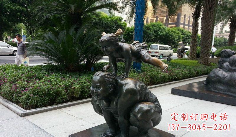 郑州精美山羊雕塑，点缀步行街