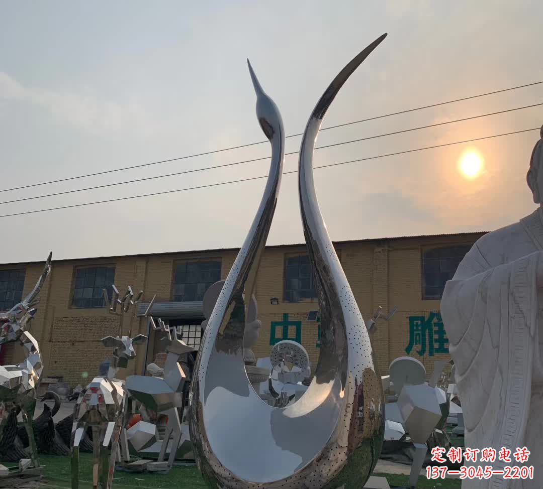 郑州雕塑镜面天鹅