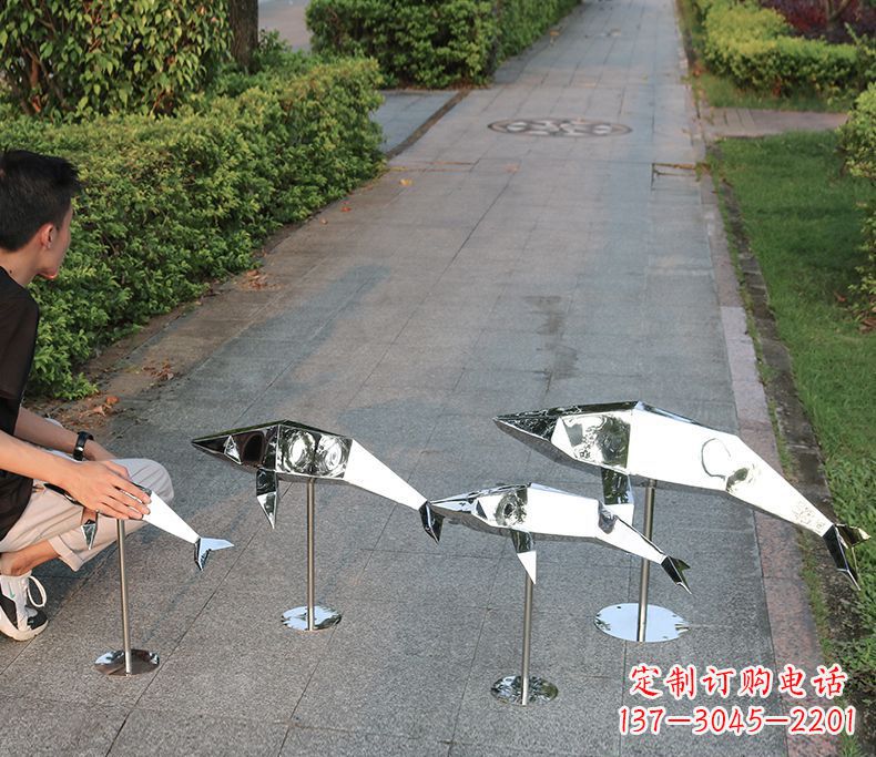 郑州抽象不锈钢海豚雕塑