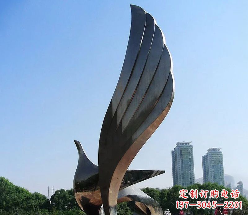 郑州不锈钢翅膀雕塑象征着自由的美