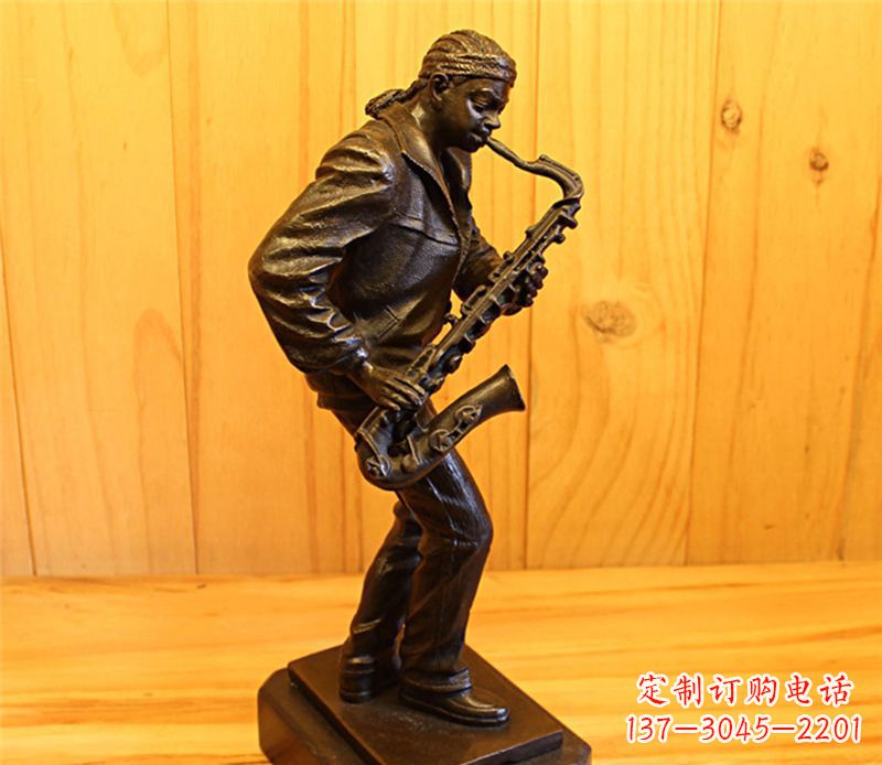 郑州萨克斯雕塑娱乐场所的精灵