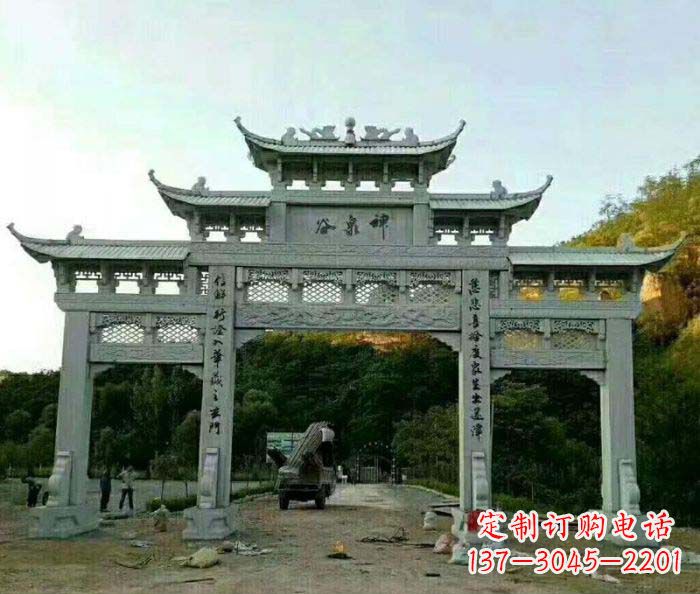 郑州村口石雕牌楼千百年文化瑰宝