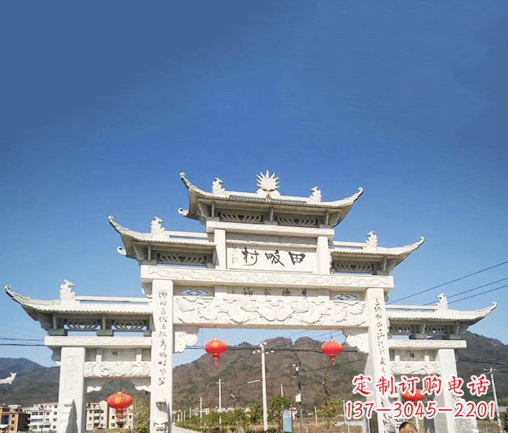 郑州村庄的牌坊雕塑