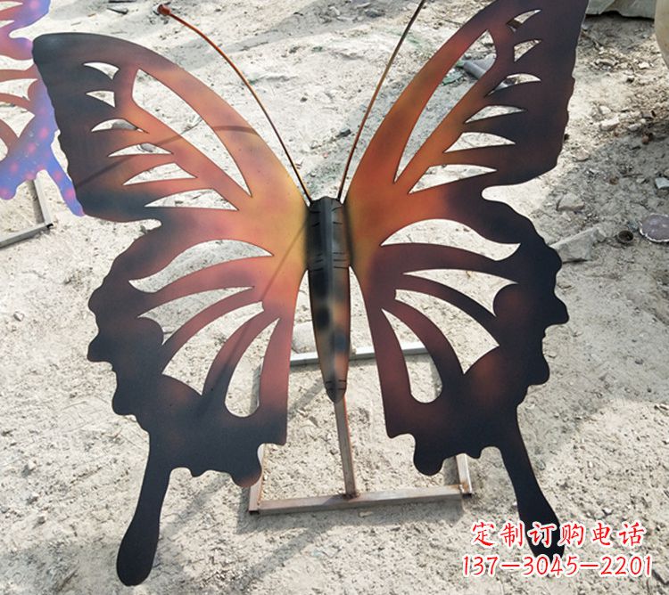 郑州大型不锈钢铁艺蝴蝶雕塑,户外公园园林彩色昆虫摆件