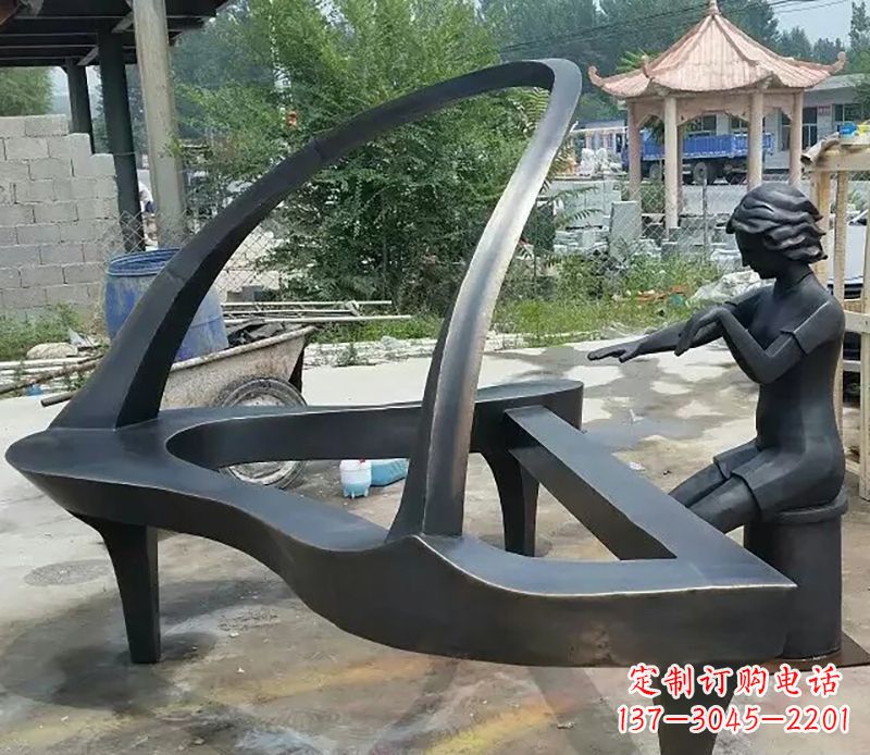 郑州钢琴抽象铜雕