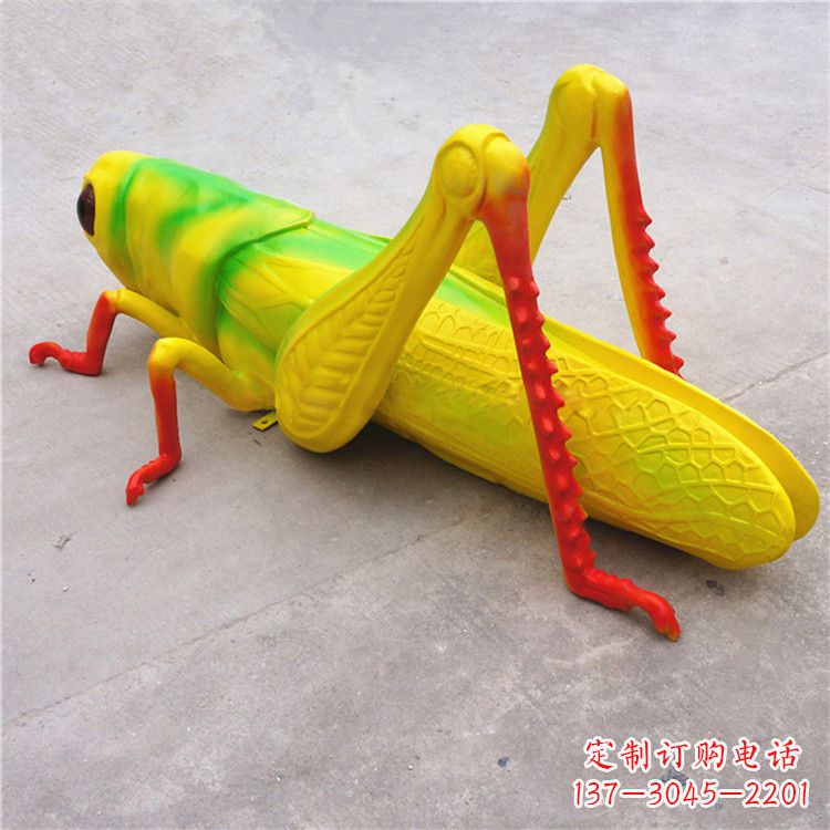 郑州仿真蝗虫玻璃钢蚂蚱雕塑