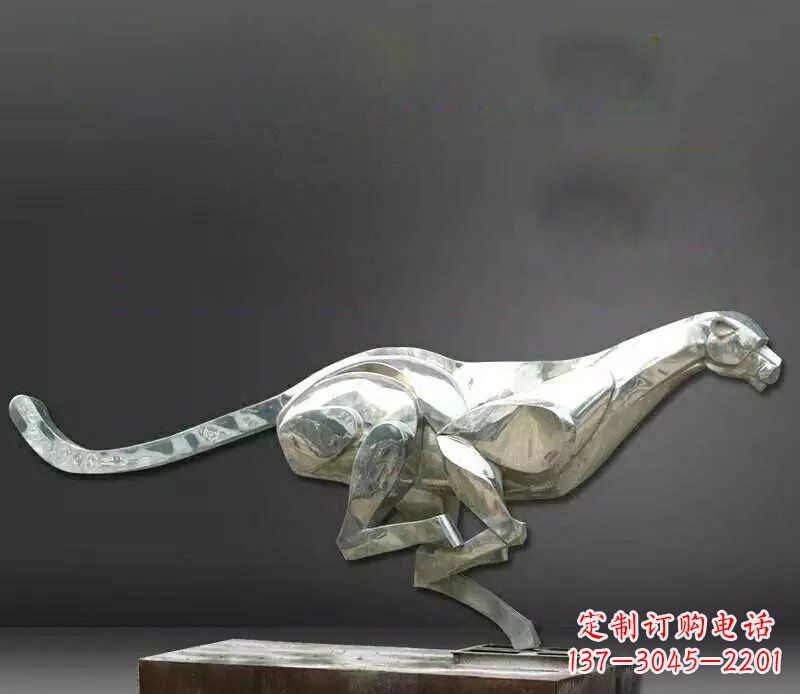郑州公园不锈钢奔跑的豹子动物雕塑