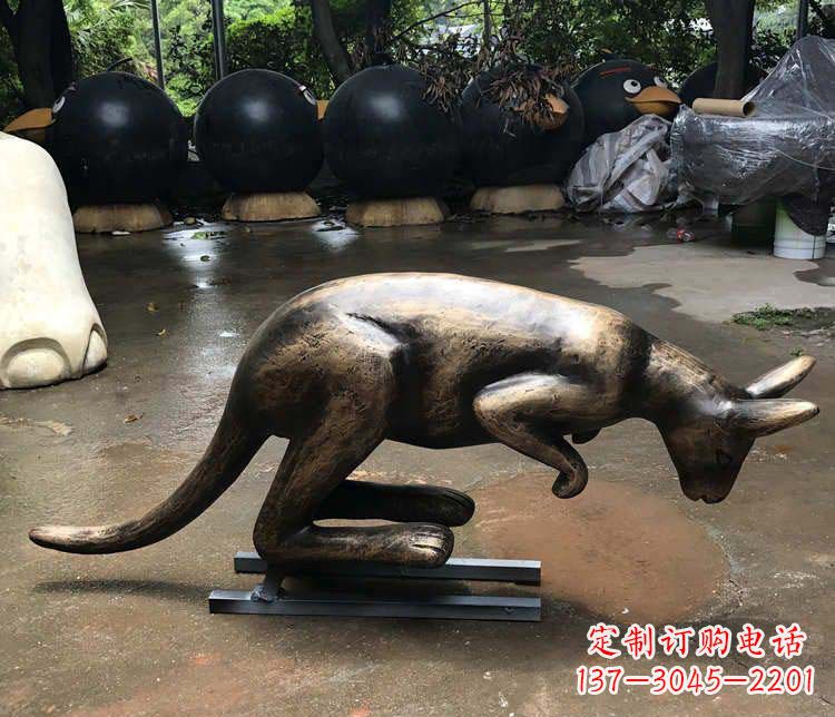 郑州中领雕塑袋鼠铜雕