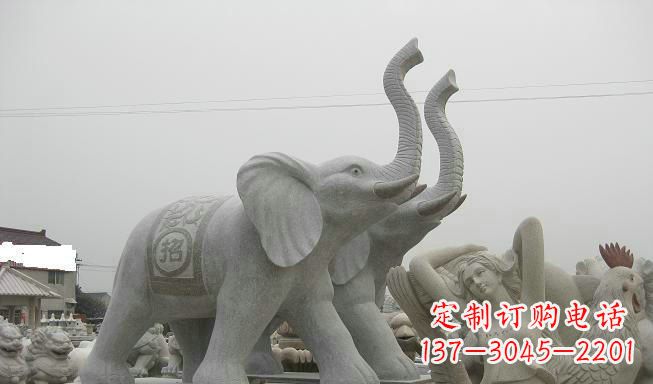 郑州公园动物长鼻大象石雕