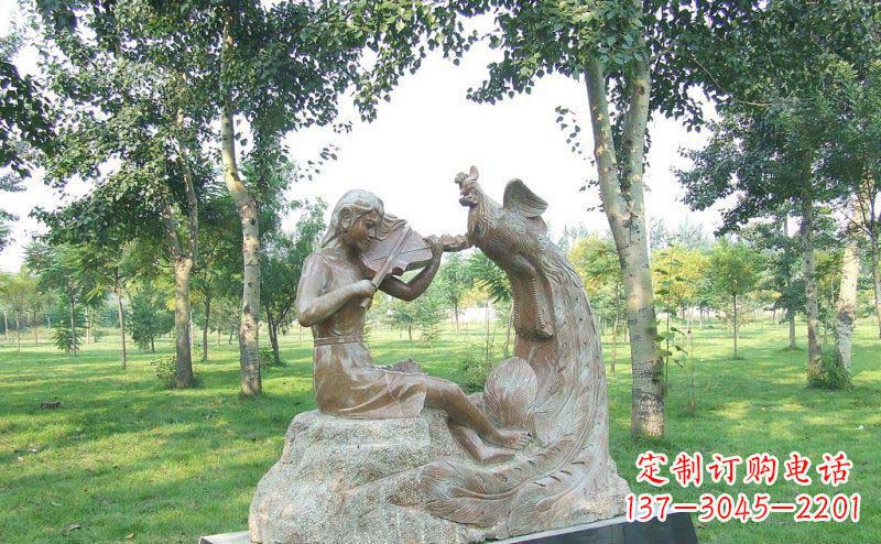郑州公园拉小提琴的女孩和凤凰景观铜雕