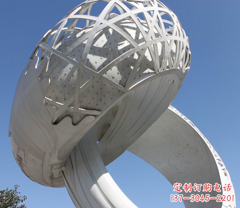 郑州艺术品级不锈钢戒指雕塑