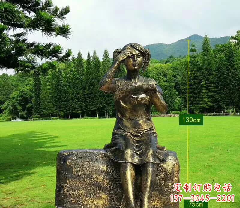郑州看书女孩铜雕
